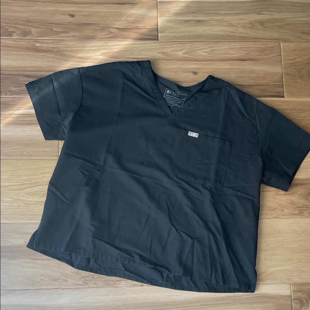 FIGS black Scrub Top